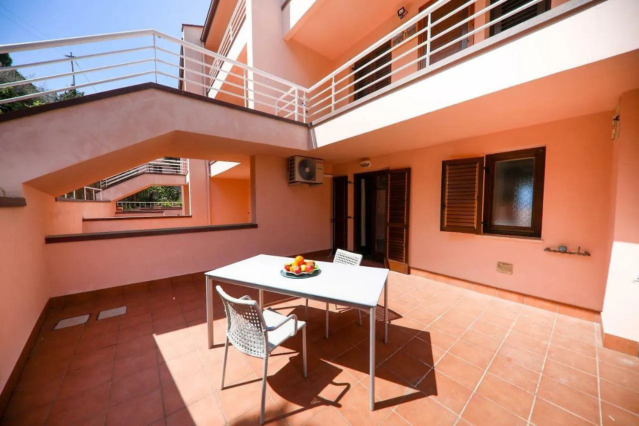 Kelly Apartments Cefalù Italia